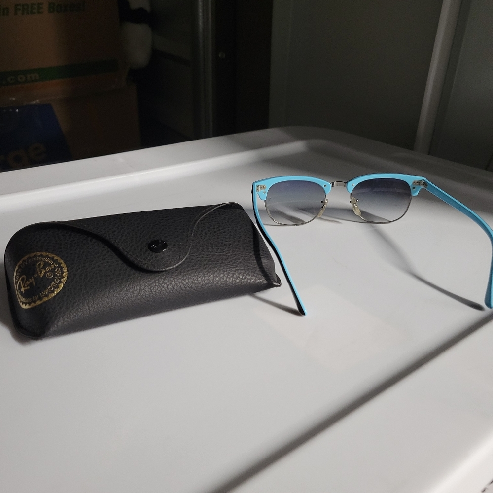Rayban women's clubmaster sunglasses in black and powder blue - Picture 6 of 6